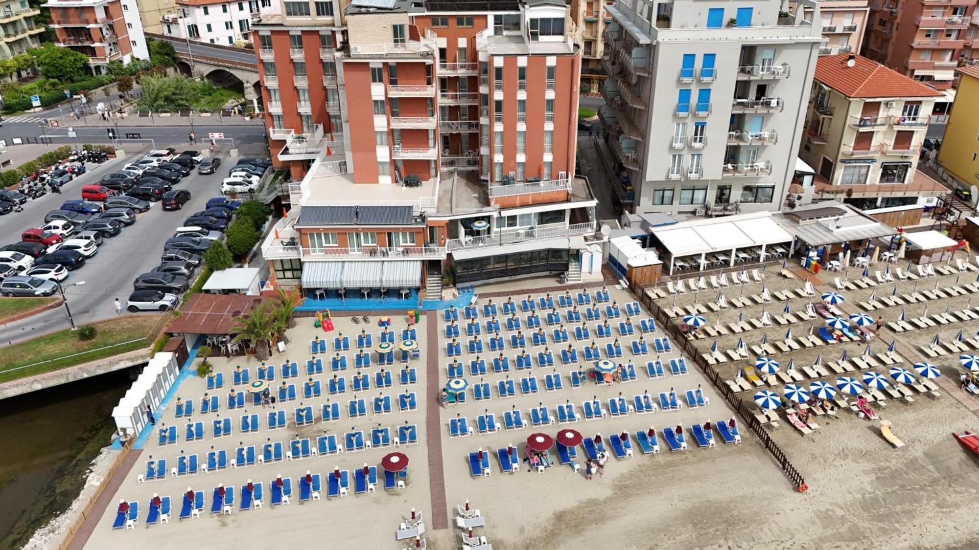 Hotel & Residence Stella Maris Pietra Ligure Kültér fotó